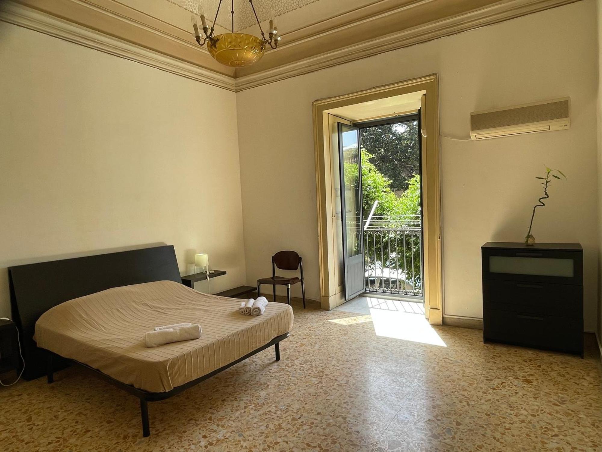 Bed And Books Bed and Breakfast Catánia Buitenkant foto