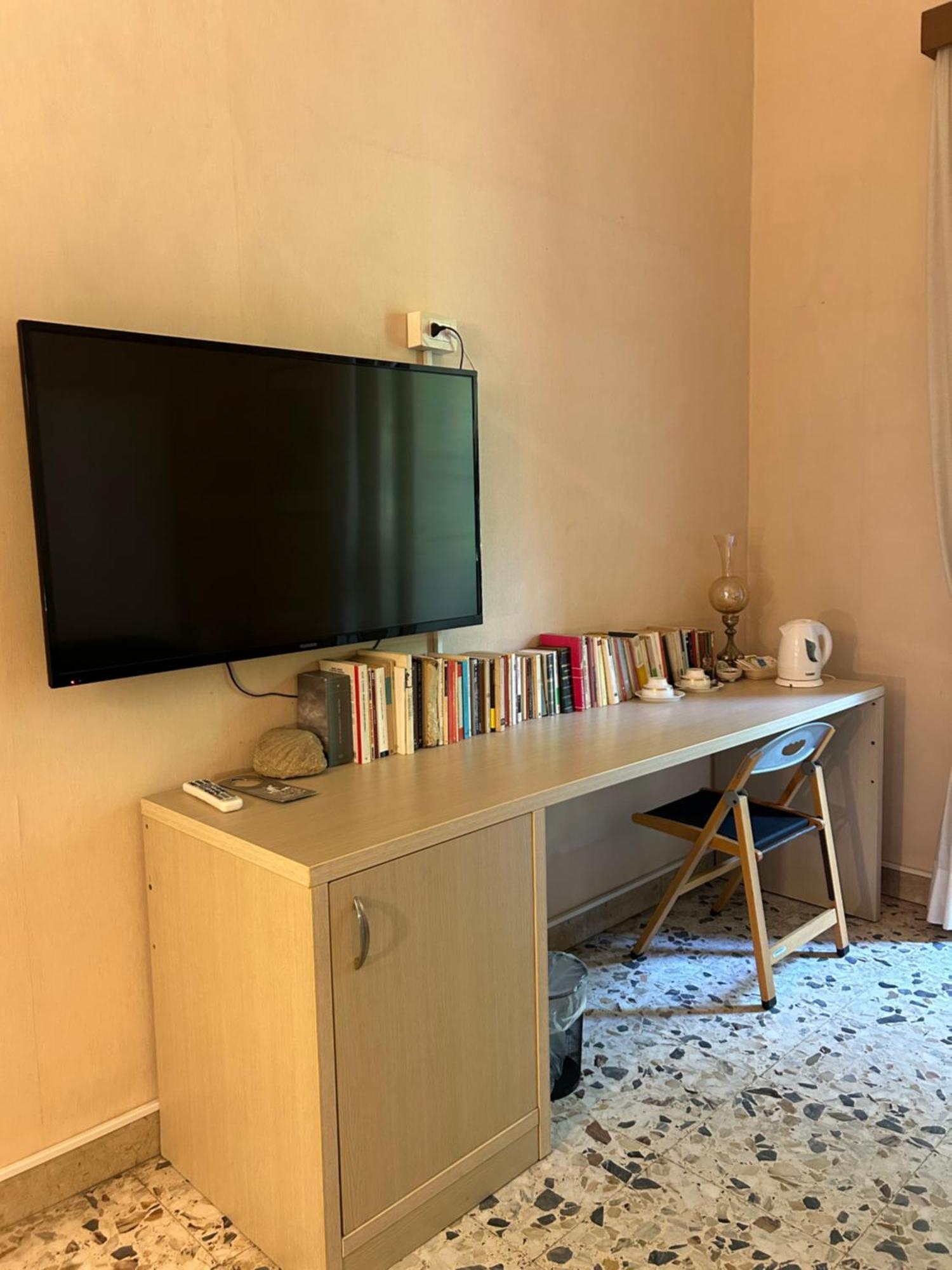Bed And Books Bed and Breakfast Catánia Kamer foto