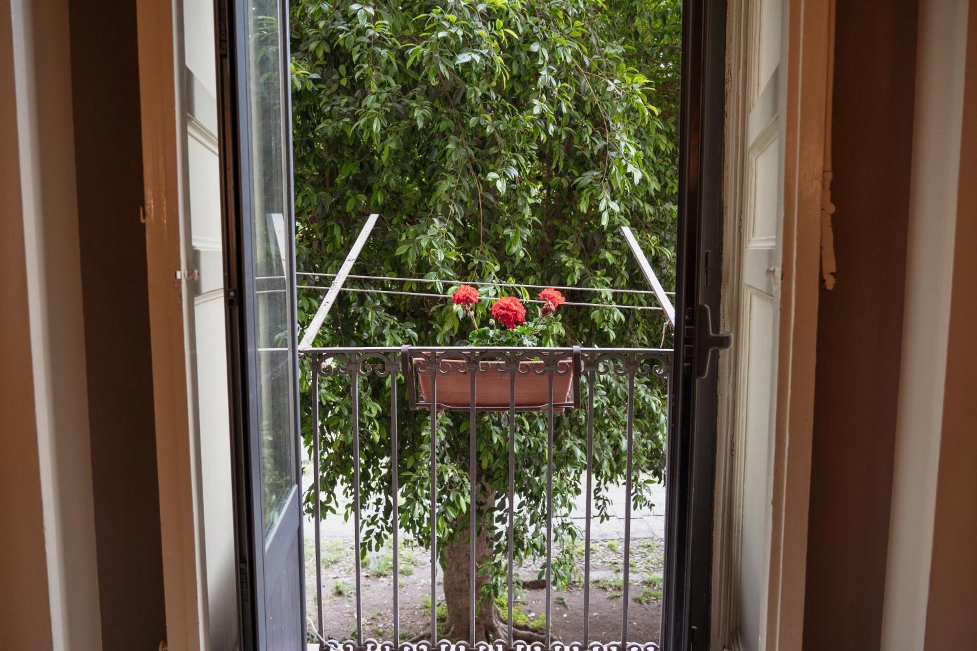 Bed And Books Bed and Breakfast Catánia Buitenkant foto