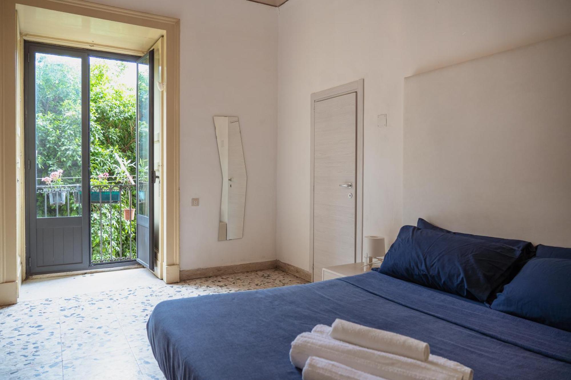 Bed And Books Bed and Breakfast Catánia Buitenkant foto