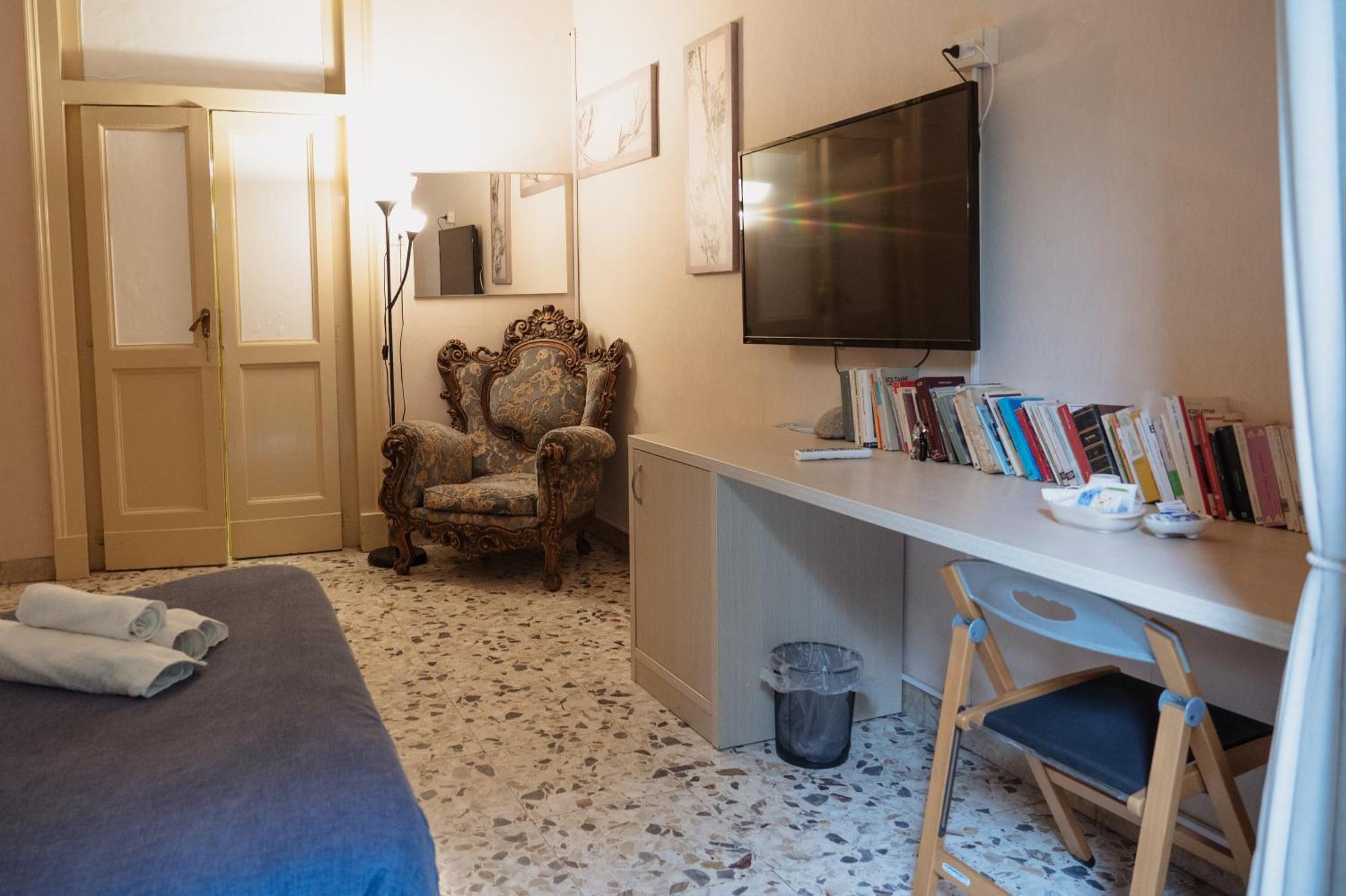 Bed And Books Bed and Breakfast Catánia Buitenkant foto